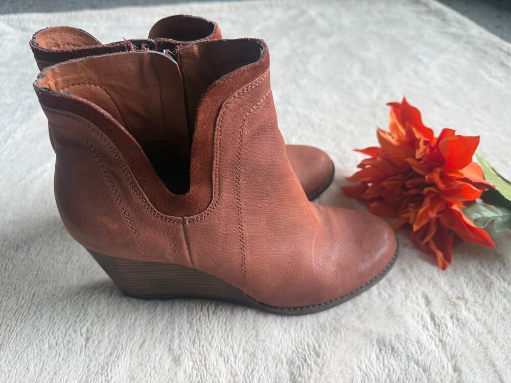 Lucky Brand Yenata Stacked Wedge Booties Size 10